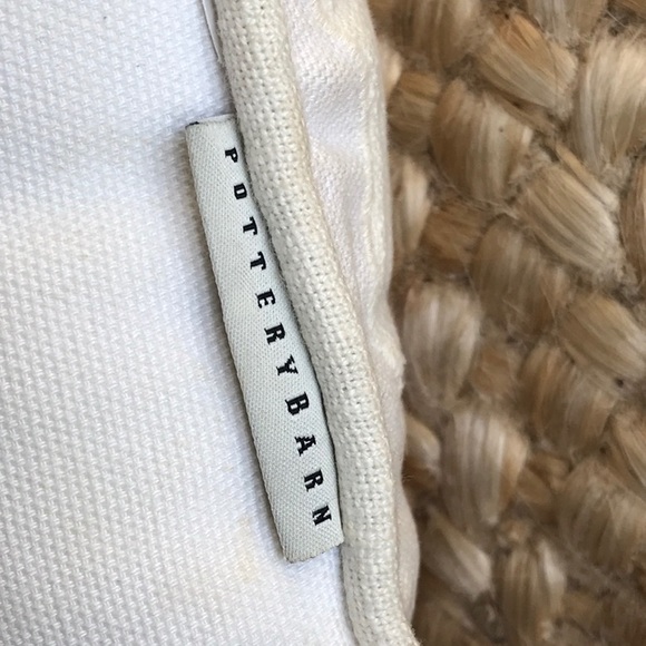 Pottery Barn Sand Dollar Decorative Pillow🌴🔆🐬 - Picture 3 of 4